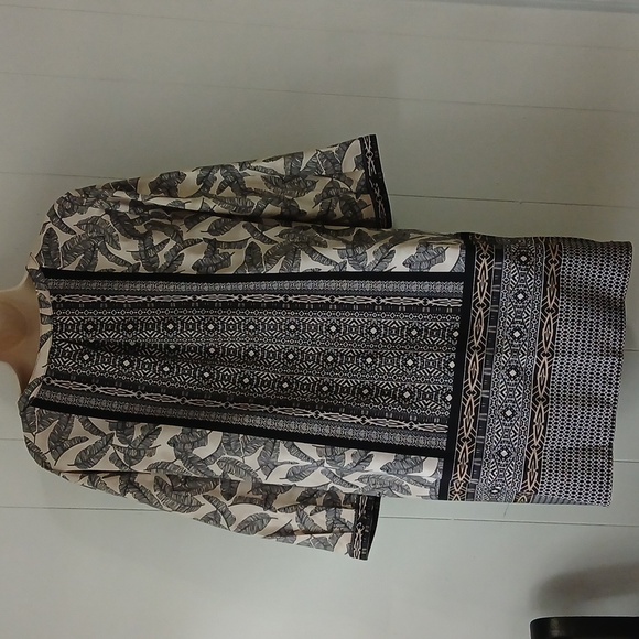 3/4 Sleeve Button-down Tunic Style Top size L - Picture 4 of 9